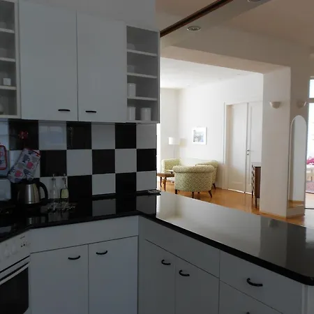 Jazzy Luxe Apartment *