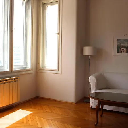 Jazzy Luxe Apartment *